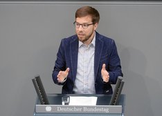 Victor Perli, MdB. Victor Perli, Mitglied des Deutschen Bundestages für DIE LINKE.